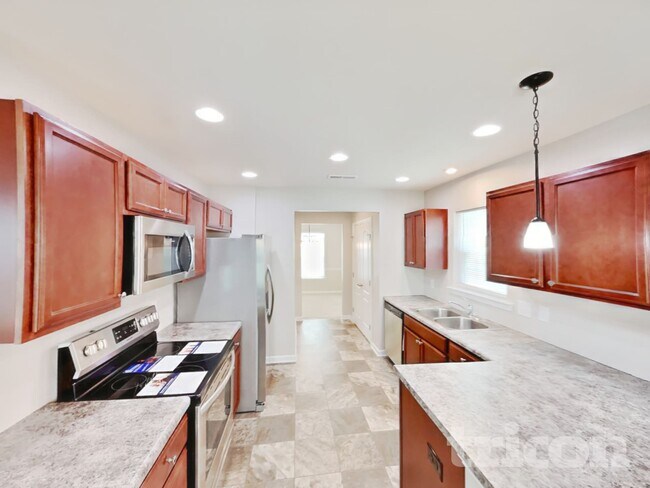 Building Photo - 4676 Midstream Crossing Dr