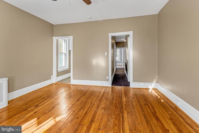 Building Photo - 426 Martin St
