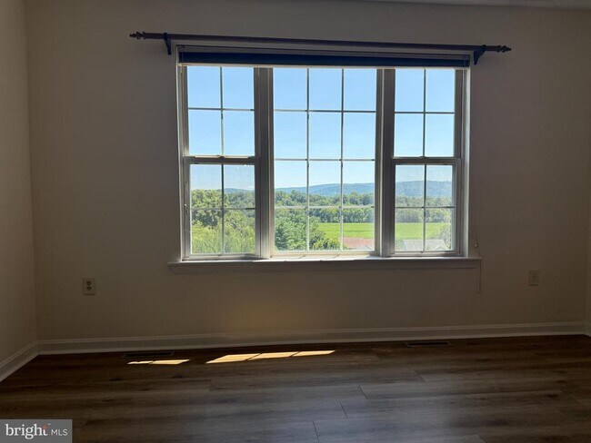 Foto del edificio - 1183 River Bend Ct