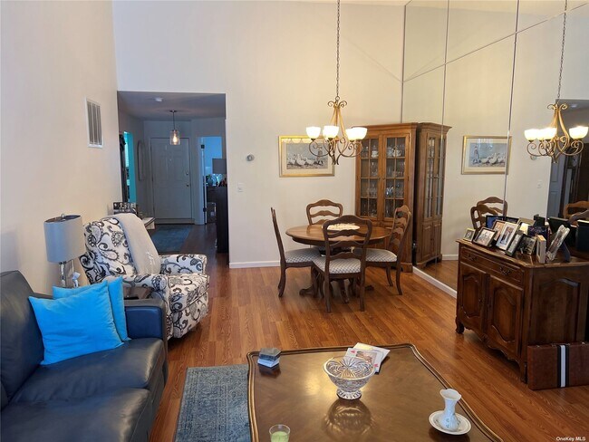 Foto del edificio - 2555 Youngs Ave