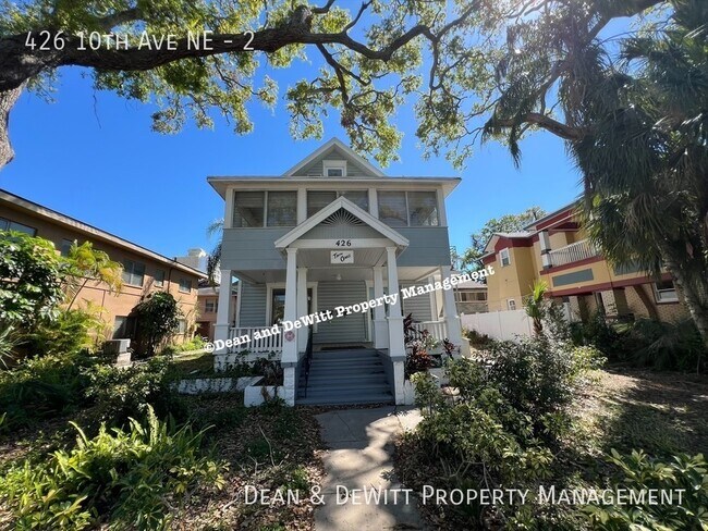 Foto del edificio - 426 10th Ave NE