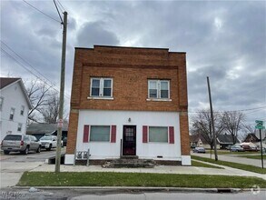 Building Photo - 1063 W 21st St