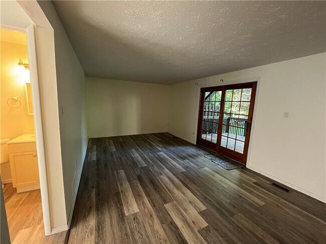 Building Photo - 456 Hunting Creek Rd
