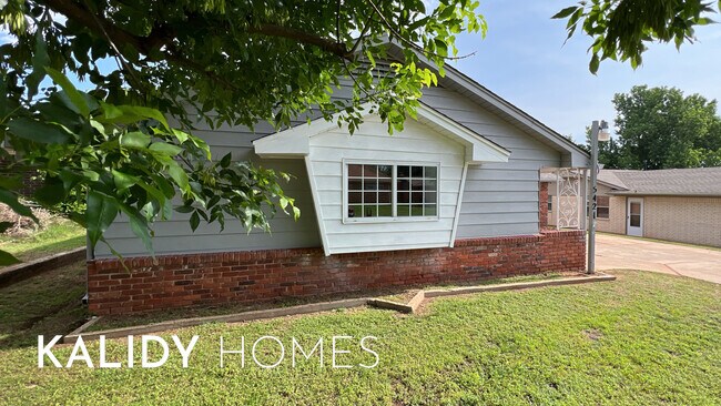 Photo - 5421 NW 65th St House