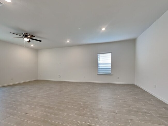 Foto del edificio - 9010 Latigo Ln