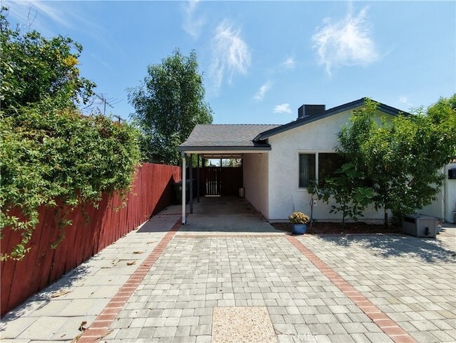 Building Photo - 6928 Lubao Ave