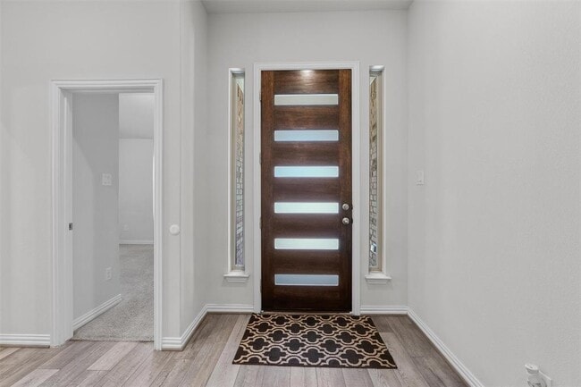 Foto del edificio - 562 Leadtree Loop