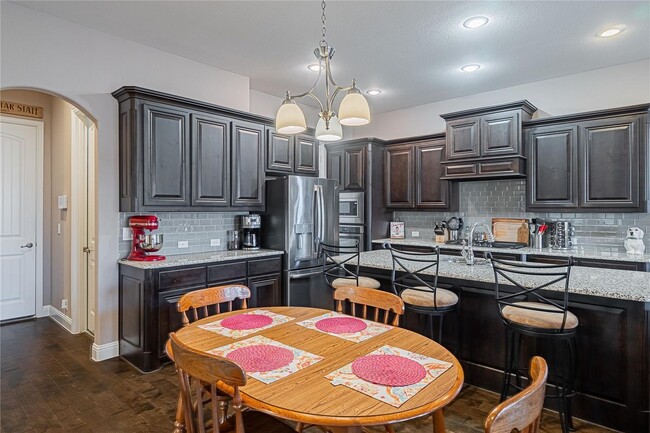 Building Photo - Move in Ready Home near by Costco