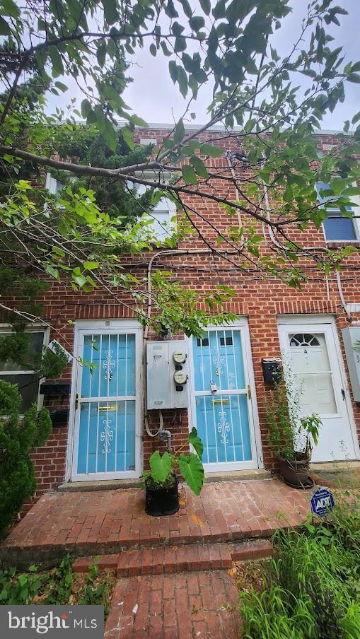 Building Photo - "Chic & Cozy 1-Bedroom Condo with Gleaming...