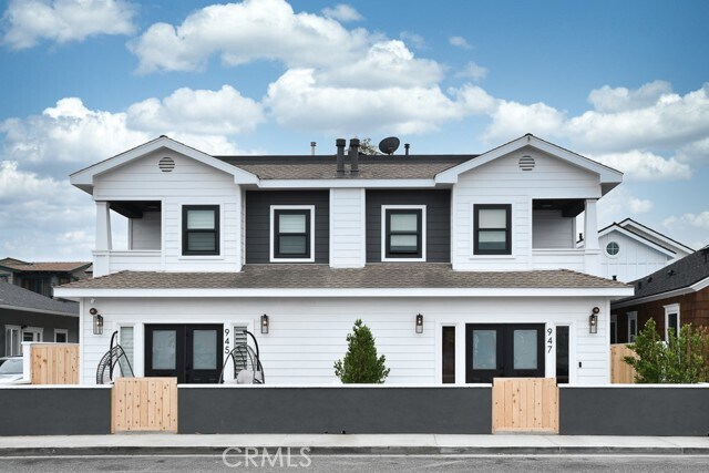 Building Photo - 947 E Balboa Blvd
