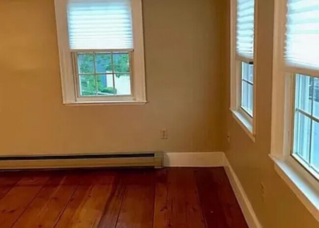 Foto del edificio - 12 Portland Ave