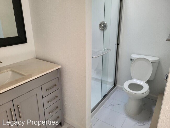 Foto del edificio - 4 br, 3 bath House - 110 W Graf St.