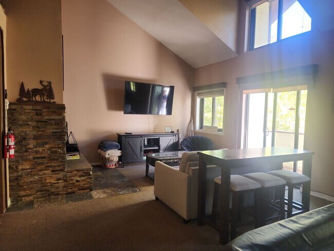 Building Photo - Alpine Court Condo Available Now!