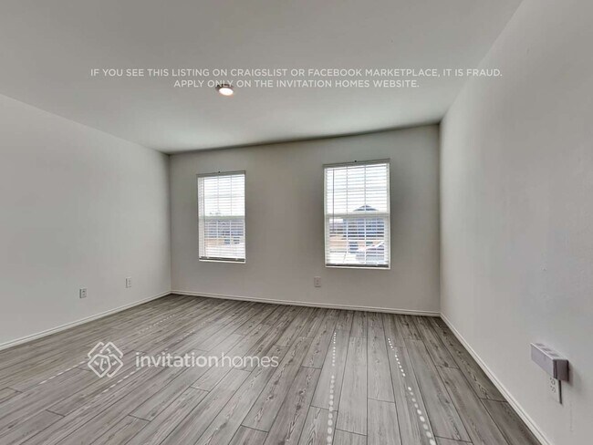 Foto del edificio - 3223 Crestone Dr