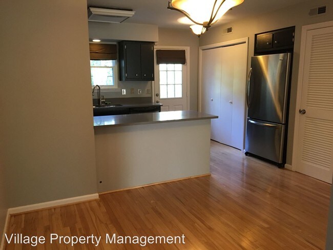 Foto del edificio - 2821 Hazelwood Dr
