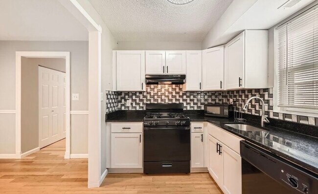 Building Photo - 11921 Tarragon Rd