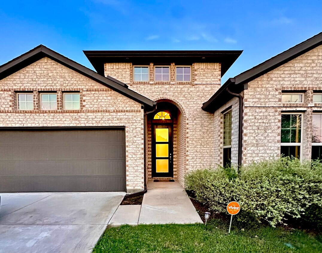 Foto principal - 1513 Laurel Cherry Ln