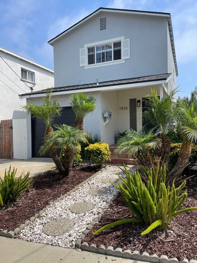 Foto principal - Gorgeous Hermosa Hills home with spacious ...