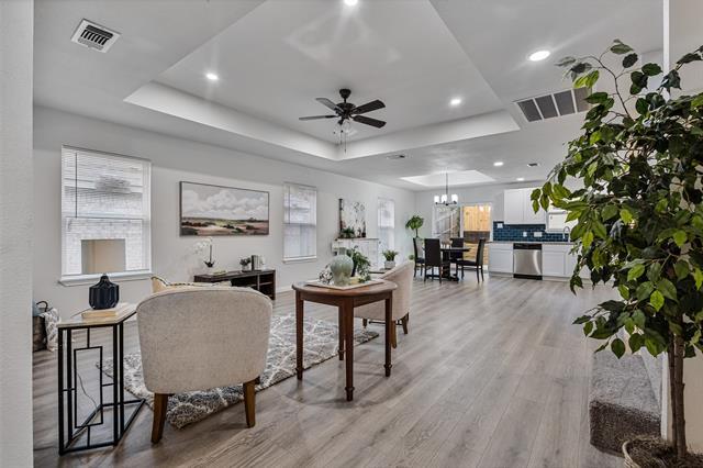 Foto del edificio - 1009 N Barrett Ave