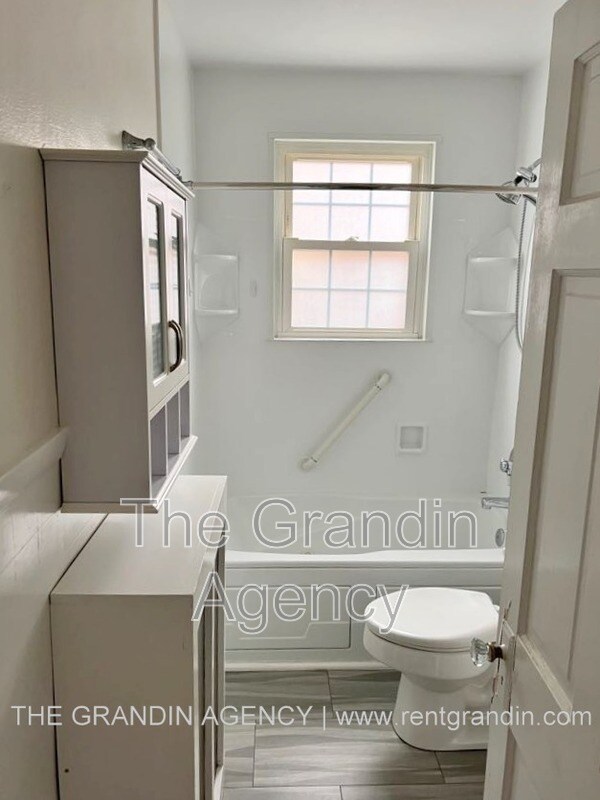 Foto del edificio - 1668 Brandon Avenue Southwest