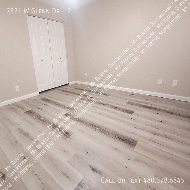 Foto del edificio - 7521 W Glenn Dr