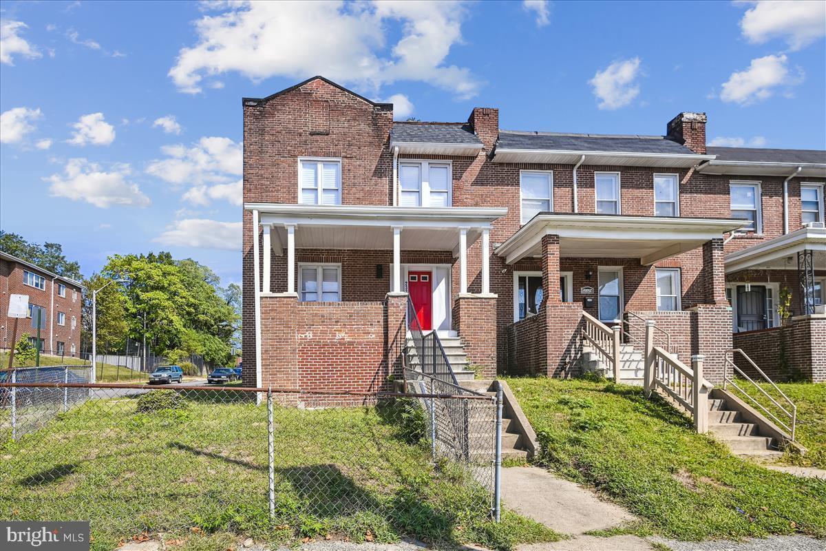 Primary Photo - 2326 W North Ave