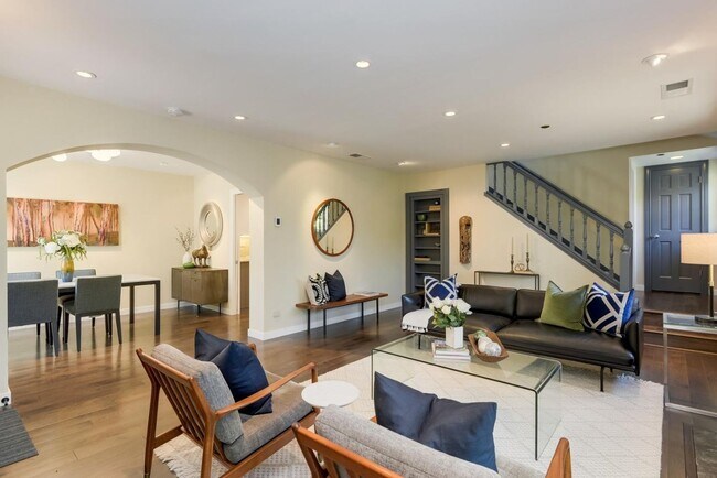 Foto del edificio - Meticulous 2 Bed 2.5 Bath End Unit Townhom...