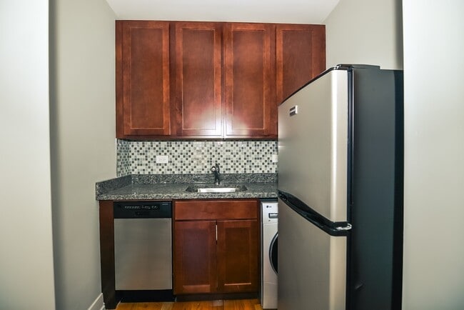 Foto del edificio - 555 W Arlington