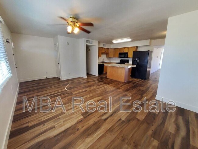 Foto del edificio - 1444 W Huntington Dr