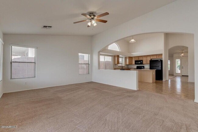 Foto del edificio - 42376 W Chisholm Dr