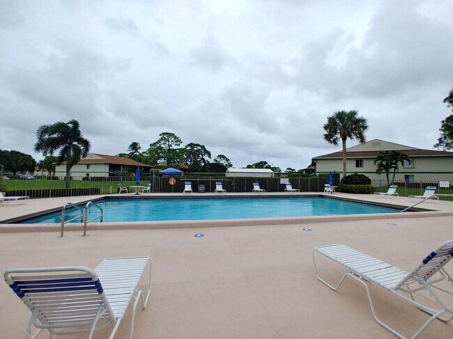 Foto del edificio - 6258 Chasewood Dr