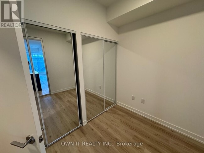 Building Photo - 395 Square One Dr