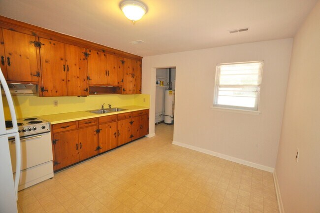 Foto del edificio - 2 Bedroom 1 Bath Duplex located in Hampton