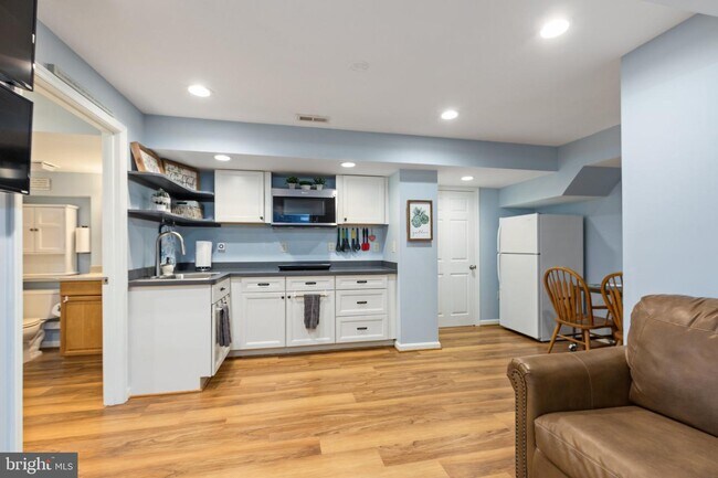 Building Photo - 110 MILL Ln