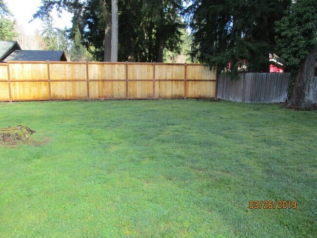 Building Photo - Beautiful Neighborhood 3BD/2.5BA Home