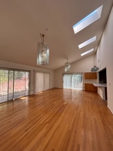 Building Photo - 3305 Jurich Pl