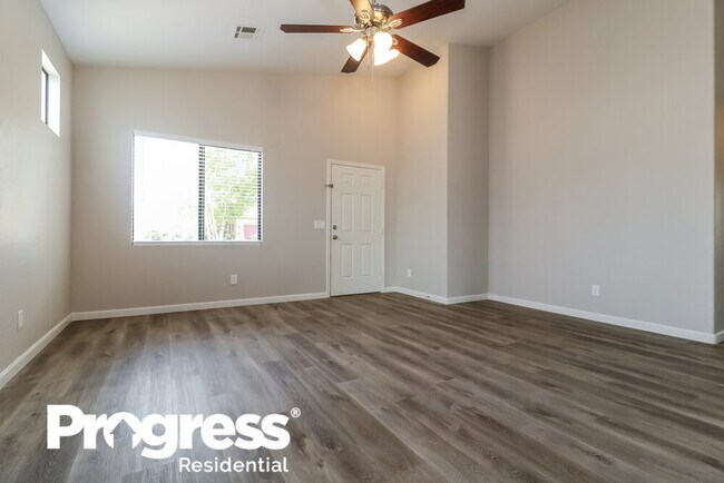 Foto del edificio - 2547 W Lynne Ave