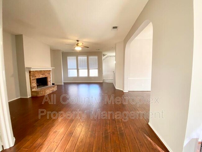 Building Photo - 10110 Bent Tree Dr