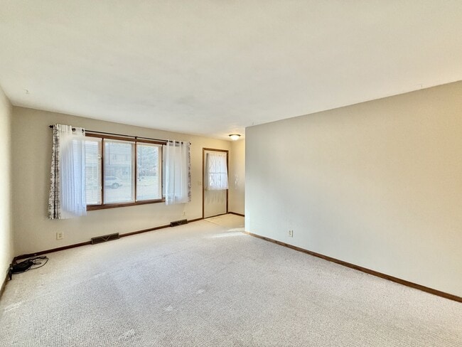 Building Photo - 604 Margate Dr