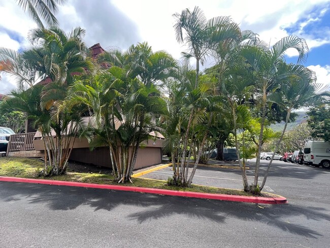 Building Photo - 2/1 at the Makaha Valley Plantation $1900....