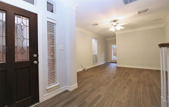 Foto del edificio - 6403 Taggart St