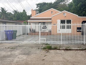 Building Photo - 1560 NW 25th Ave