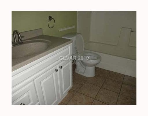 Foto del edificio - 5650 Sea Breeze Ave