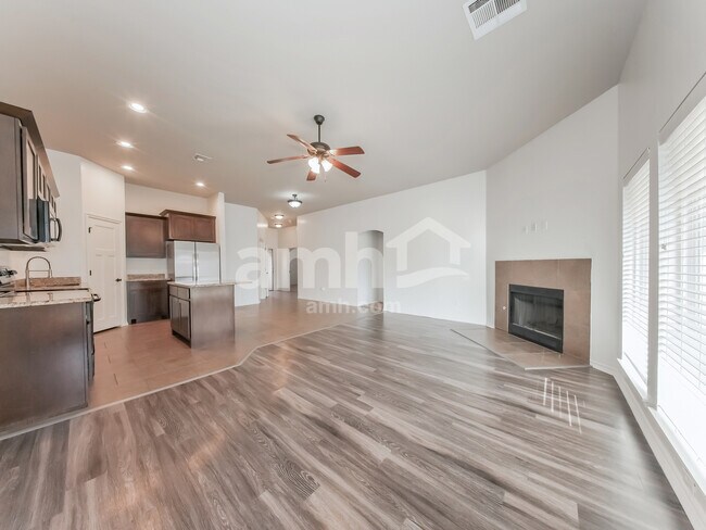 Foto del edificio - 14620 Harli Ln