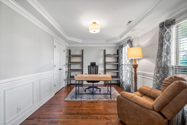 Foto del edificio - Beautiful Craftsman Style Home Waiting for...