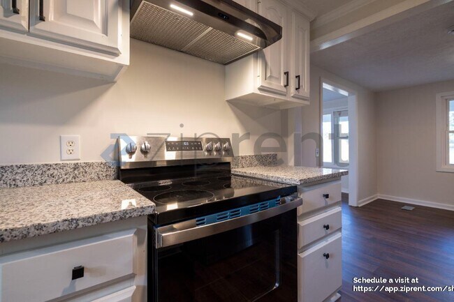 Foto del edificio - 7056 Old Railroad Bed Rd