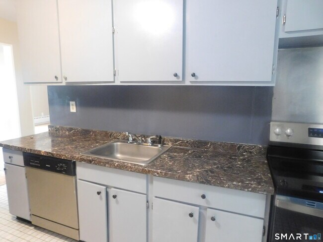 Foto del edificio - 45 Oakview Cir