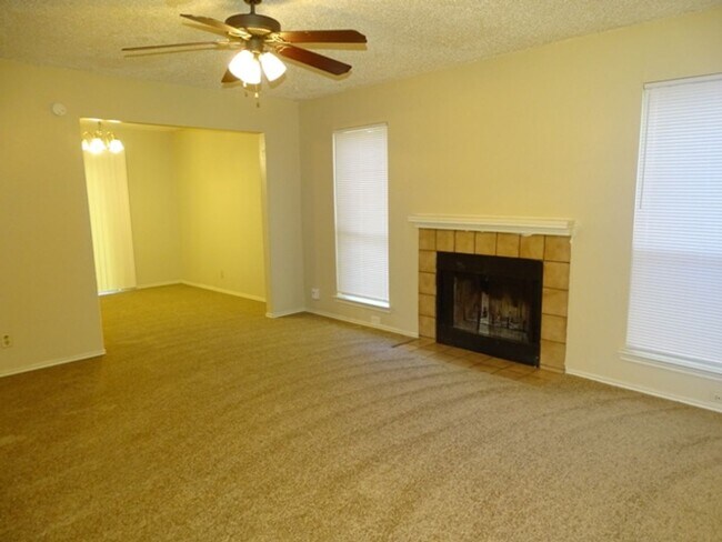 Building Photo - 7028 Silver Canyon