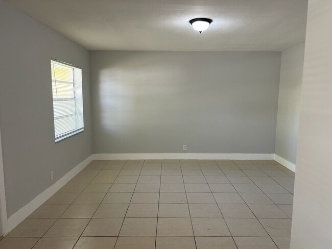 Building Photo - 3071 NW 43rd St