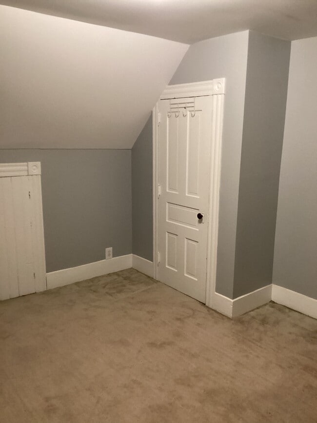 Living area - 49 Venango St